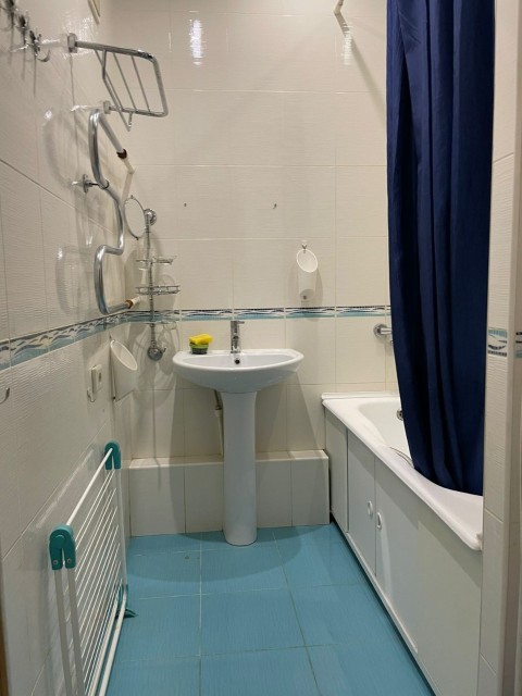 3 комн., 74 м², 112 серия, 203 мкрн. 8