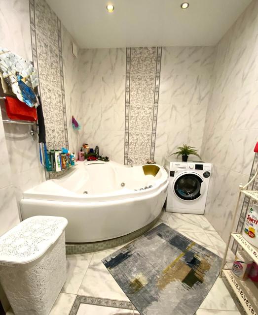 3 комн., 119 м², Инд. планировка, Центр - район пл. Орджоникидзе 9