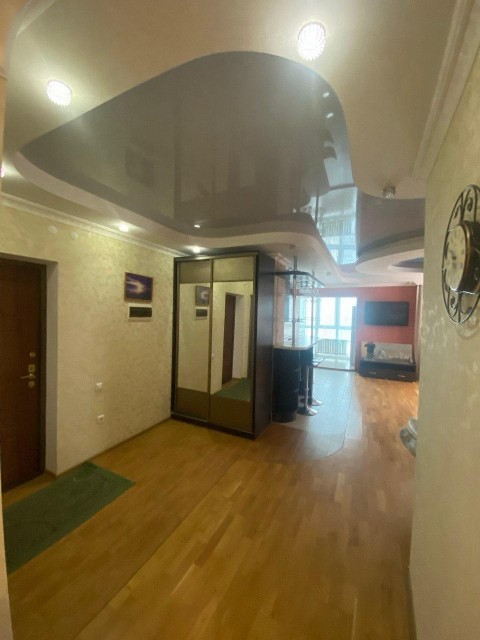 3 комн., 103 м², Монолитно-каркасный, Центр - район пл. Ленина 4