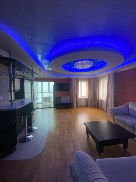 3 комн., 103 м², Монолитно-каркасный, Центр - район пл. Ленина 9