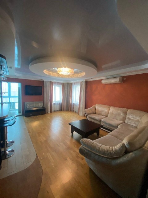 3 комн., 103 м², Монолитно-каркасный, Центр - район пл. Ленина 15