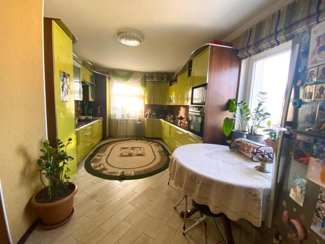 3 комн., 119 м², Инд. планировка, Центр - район пл. Орджоникидзе 3