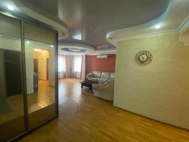 3 комн., 103 м², Монолитно-каркасный, Центр - район пл. Ленина 17