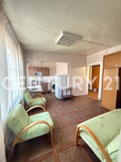 3 комн., 42 м², Дерев. б/у, Областная больница, рынок "Манньыаттаах" 3