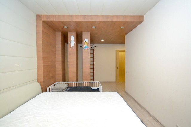 3 комн., 94 м², Монолитно-каркасный, 203 мкрн. 6