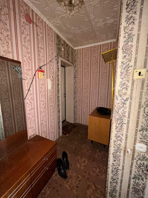 1 комн., 35 м², Блочный, Площадь Победы 5