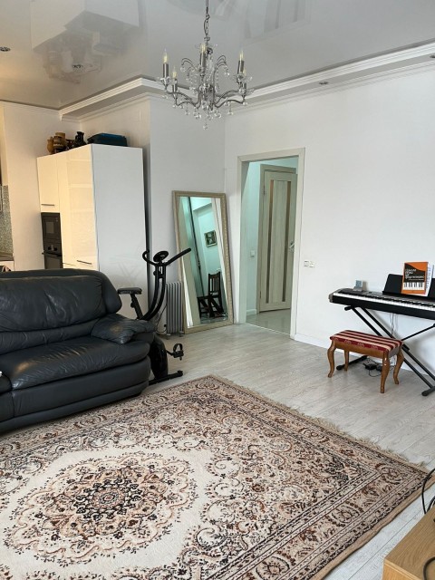 2 комн., Монолитно-каркасный, Центр - район пл. Орджоникидзе 8