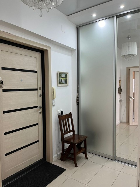 2 комн., Монолитно-каркасный, Центр - район пл. Орджоникидзе 9