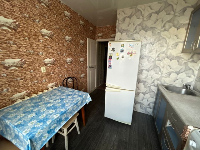 1 комн., 35 м², Блочный, Площадь Победы 2