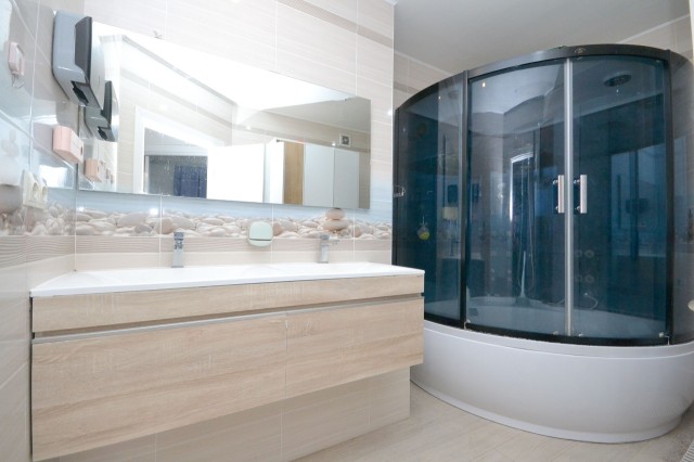 4 комн., 110 м², Монолитно-каркасный, Дом быта 15