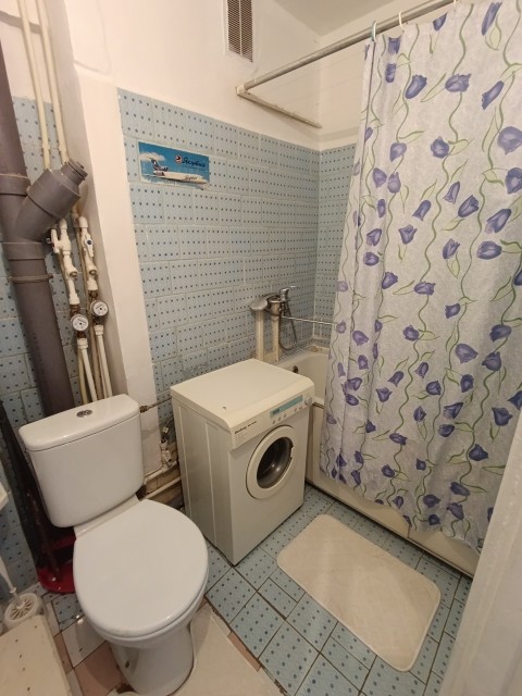 2 комн., 46 м², Блочный, Авиапорт 7