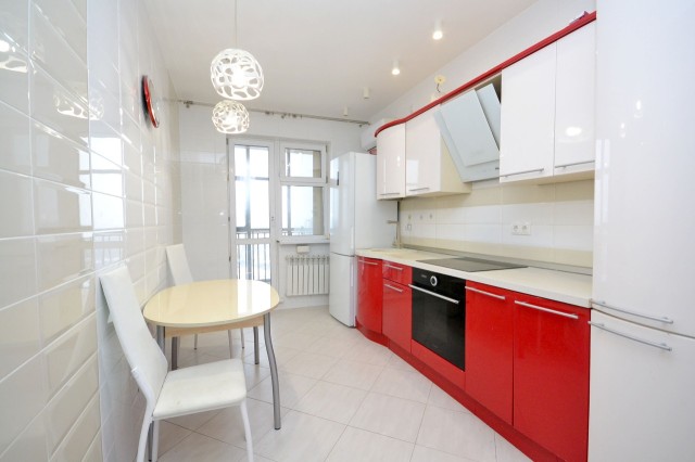 4 комн., 110 м², Монолитно-каркасный, Дом быта 5