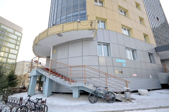 4 комн., 110 м², Монолитно-каркасный, Дом быта 19