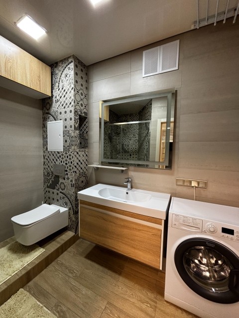 2 комн., Инд. планировка, Центр - район пл. Орджоникидзе 11