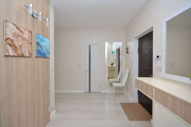 4 комн., 110 м², Монолитно-каркасный, Дом быта 14