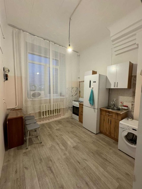 1 комн., 29 м², Сталинка, Центр - район пл. Орджоникидзе 4