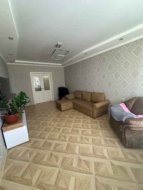 3 комн., 84 м², Монолитно-каркасный, ДСК 9