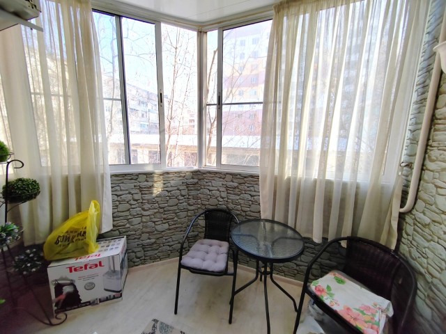 1 комн., 39 м², Блочный, Площадь Победы 11