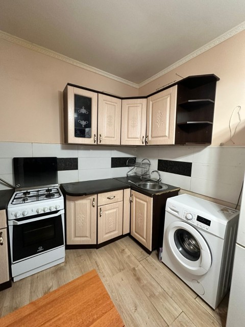 2 комн., 45 м², Монолитно-каркасный, Областная больница, рынок "Манньыаттаах" 6