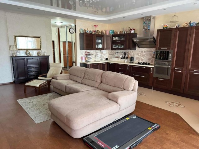 4 комн., 124 м², Монолитно-каркасный, Центр - район пл. Орджоникидзе 7