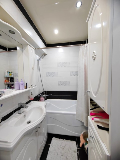 1 комн., 39 м², Блочный, Площадь Победы 6