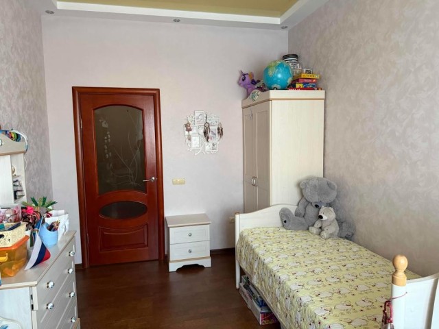 4 комн., 124 м², Монолитно-каркасный, Центр - район пл. Орджоникидзе 4