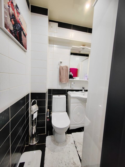 1 комн., 39 м², Блочный, Площадь Победы 7