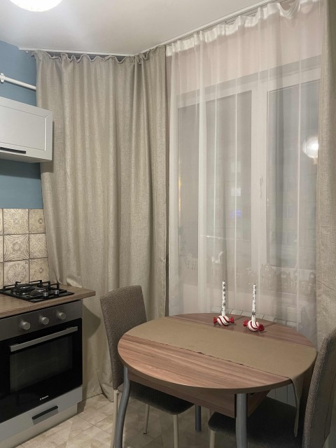 1 комн., 38 м², Инд. планировка, Дом быта 2