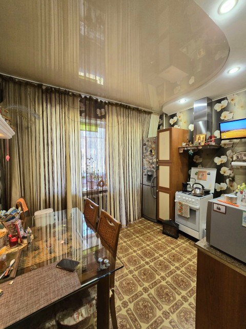 3 комн., 77 м², 112 серия, Авиапорт 8