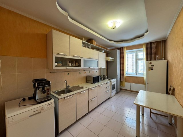 4 комн., 100 м², Блочный, Вавилон 8