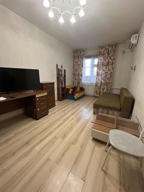 2 комн., 58 м², Монолитно-каркасный, Областная больница, рынок "Манньыаттаах" 6