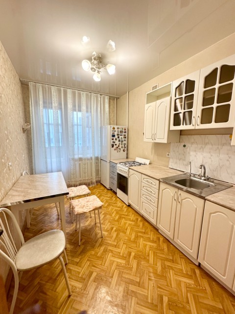 2 комн., 62 м², Блочный, 202 мкрн.