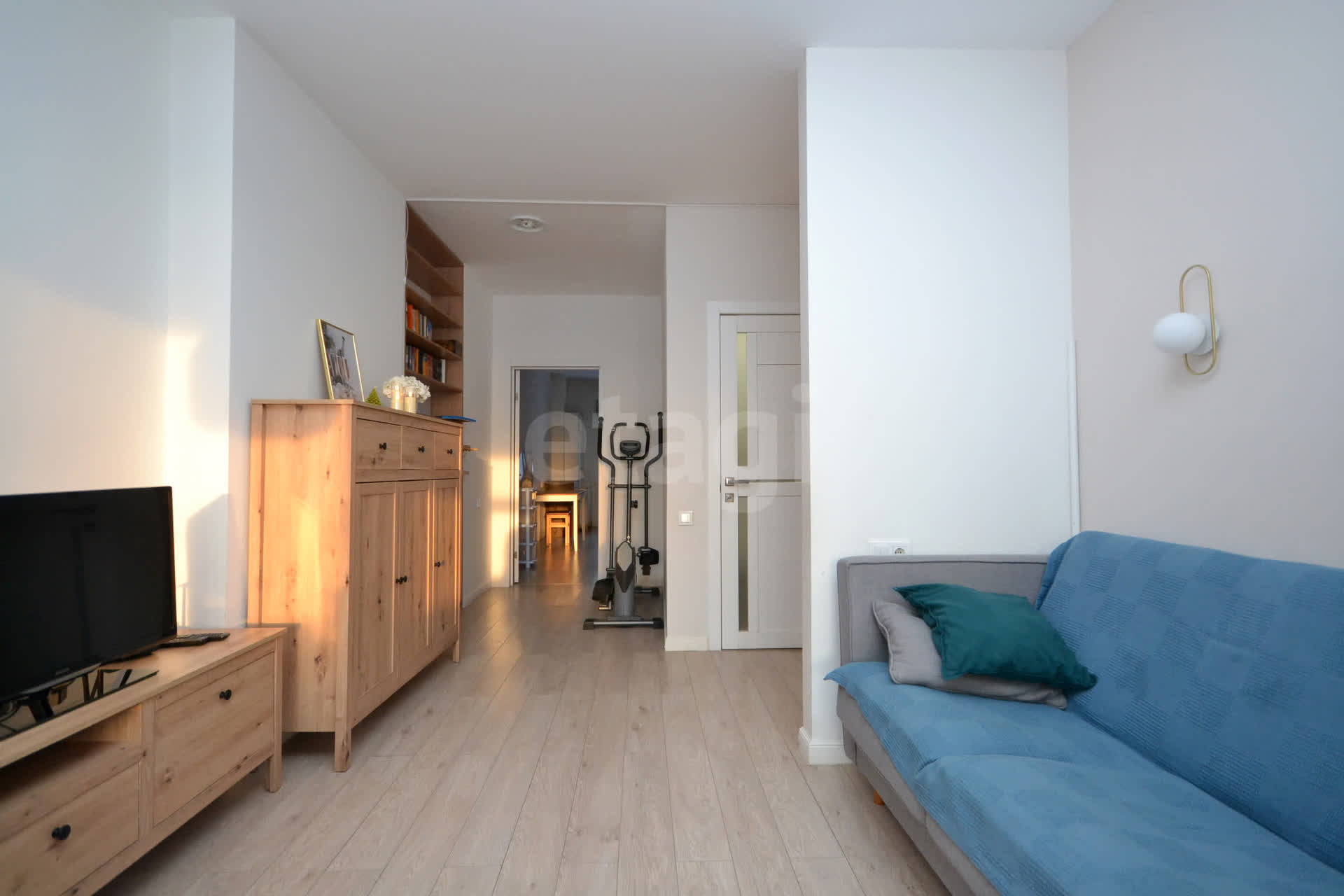 2 комн., 74 м², Монолитно-каркасный