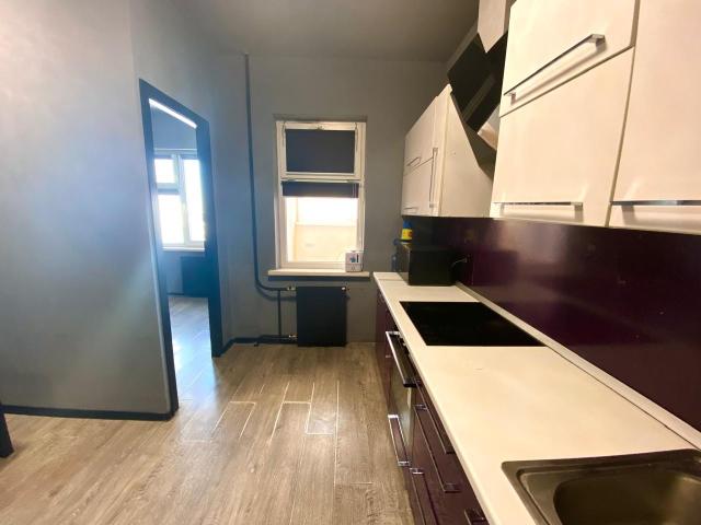 Студия, 112 серия, Авиапорт 4