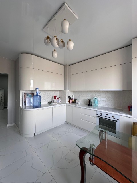 3 комн., Монолитно-каркасный, 103 квартал (Ростелеком)