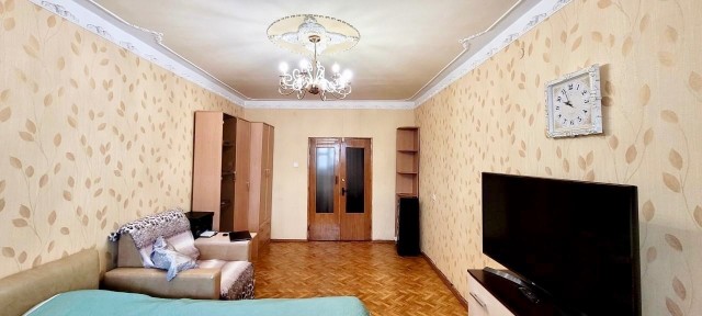 2 комн., 62 м², Блочный, 202 мкрн. 4