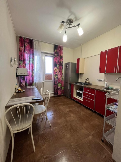 2 комн., 58 м², Монолитно-каркасный, Областная больница, рынок "Манньыаттаах" 2