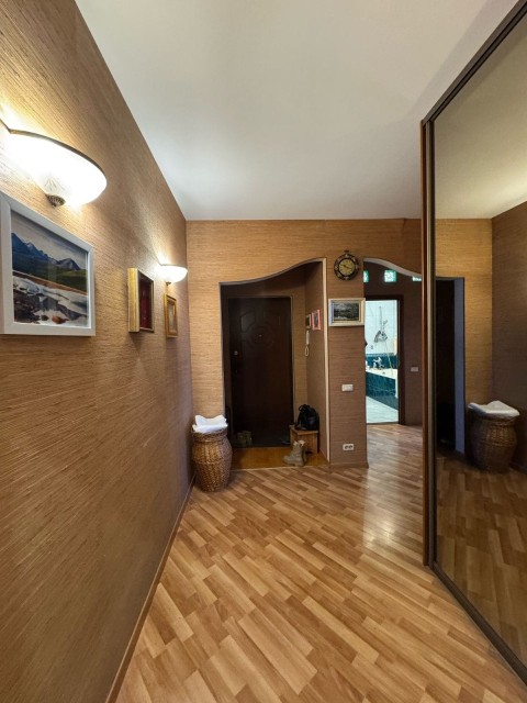 3 комн., 112 серия, Поликлиника 1 2