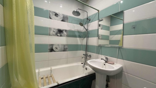 1 комн., 41 м², Монолитно-каркасный, Областная больница, рынок "Манньыаттаах" 2