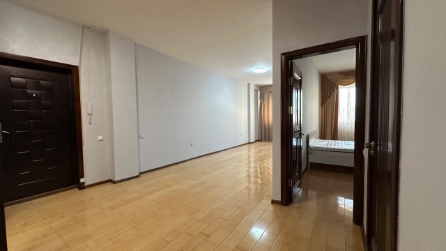 2 комн., Инд. планировка, Крестьянский рынок, стадион "Туймаада"