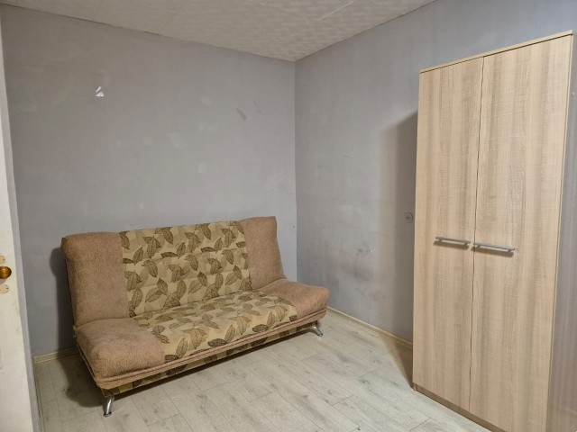 1 комн., 39 м², Блочный, Глазная больница 2