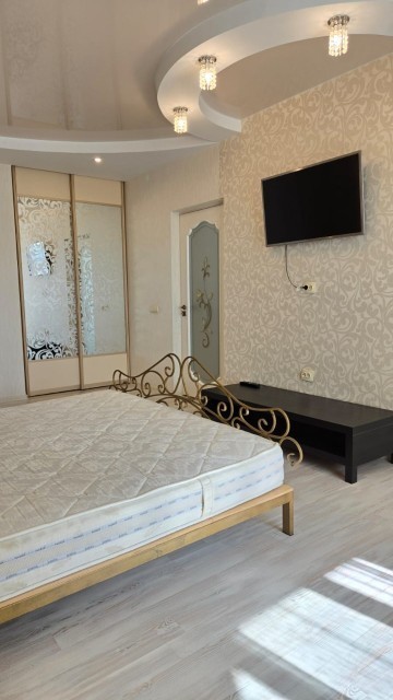 3 комн., 94 м², Блочный, Апельсин 6