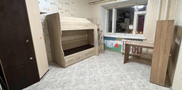 2 комн., 46 м², Блочный, Областная больница, рынок "Манньыаттаах" 4