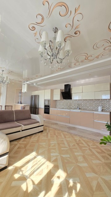 3 комн., 94 м², Блочный, Апельсин 2