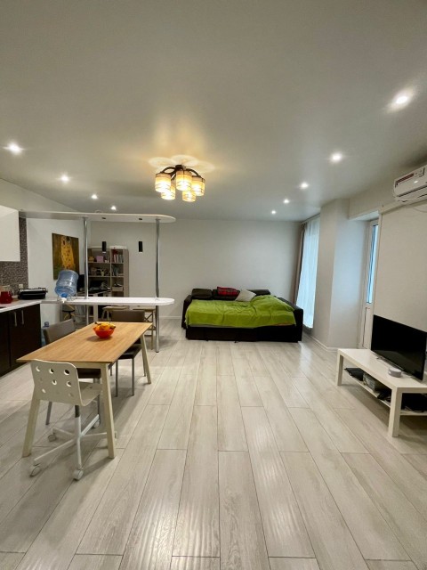 2 комн., 62 м², Монолитно-каркасный, Дом быта 4