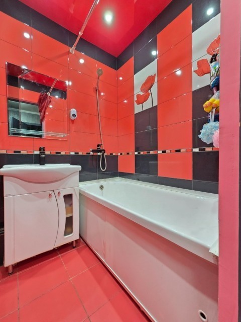 4 комн., 72 м², КПД, Центр - район пл. Комсомольская 10