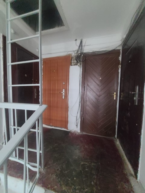 2 комн., 40 м², Хрущевка, Площадь Победы 5