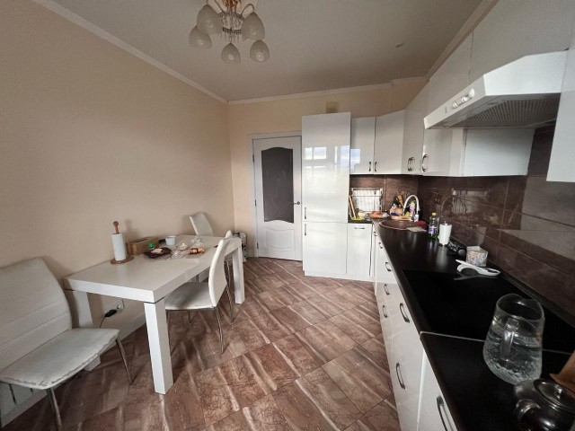 3 комн., Блочный, Сайсары 2