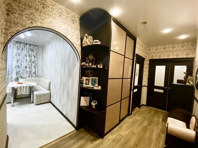 2 комн., 57 м², Блочный, Крытый рынок 16