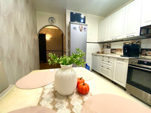 2 комн., 57 м², Блочный, Крытый рынок 6